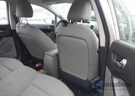 2014 Kia Forte Lx z USA, uszkodzony, nr VIN KNAFK4A60E5145870